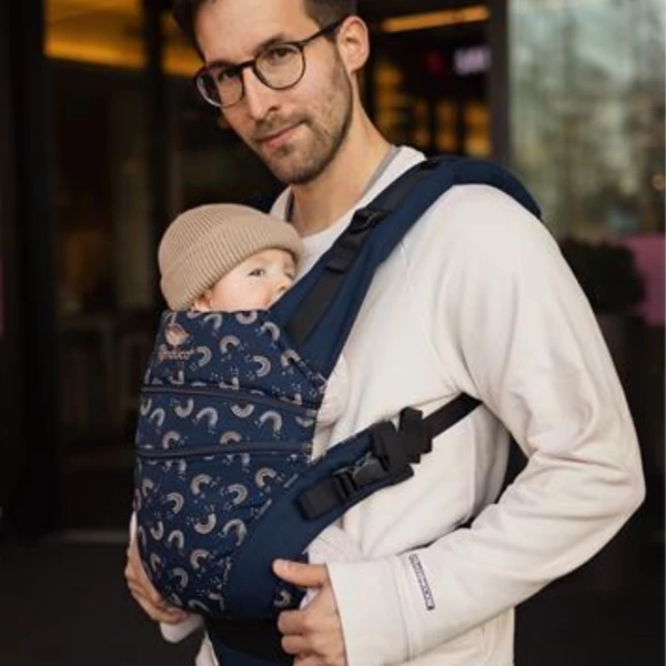 Manduca XT csatos babahordozó - Rainbow Night